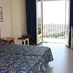 Hotel Grecs 2*