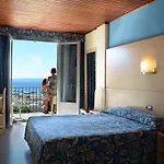 Grecs Hotel 2*