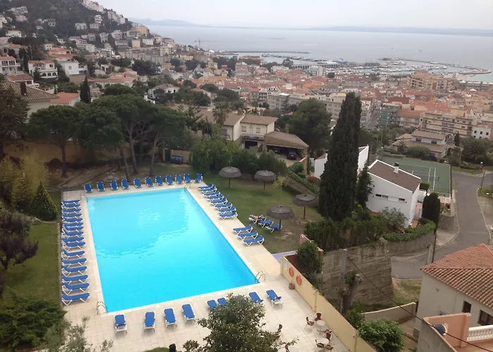 Grecs Hotel