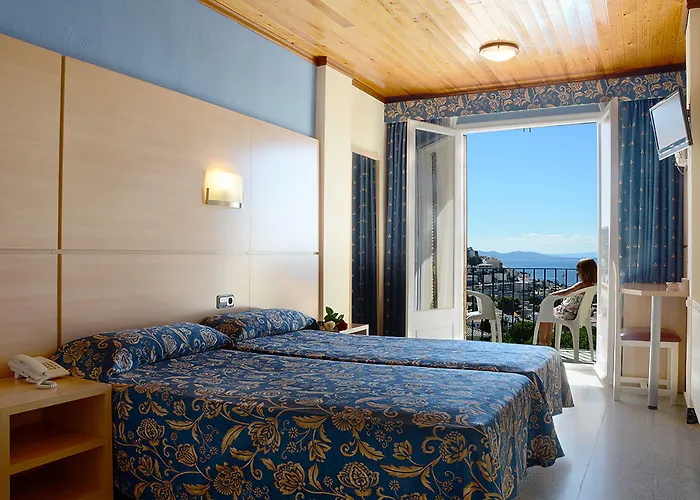 Grecs Hotel 2*